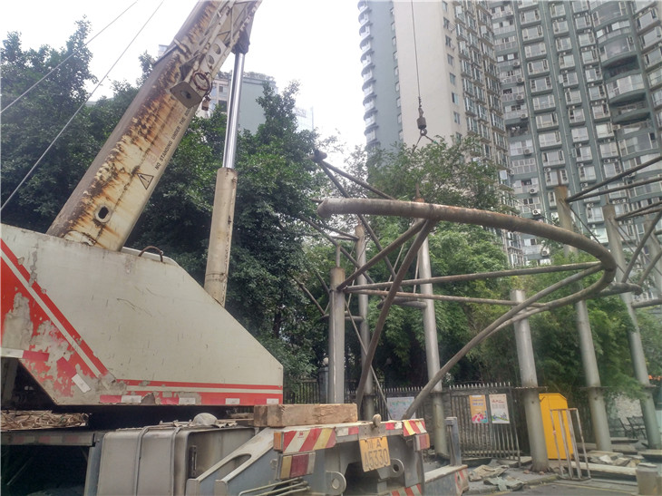 泰和佳園小區(qū)門口立柱拆除清運記錄